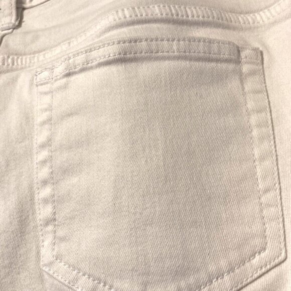 TORRID Denim White Stretch Shorts Classic 5 pocket Womens Plus Size 14 - Picture 4 of 9